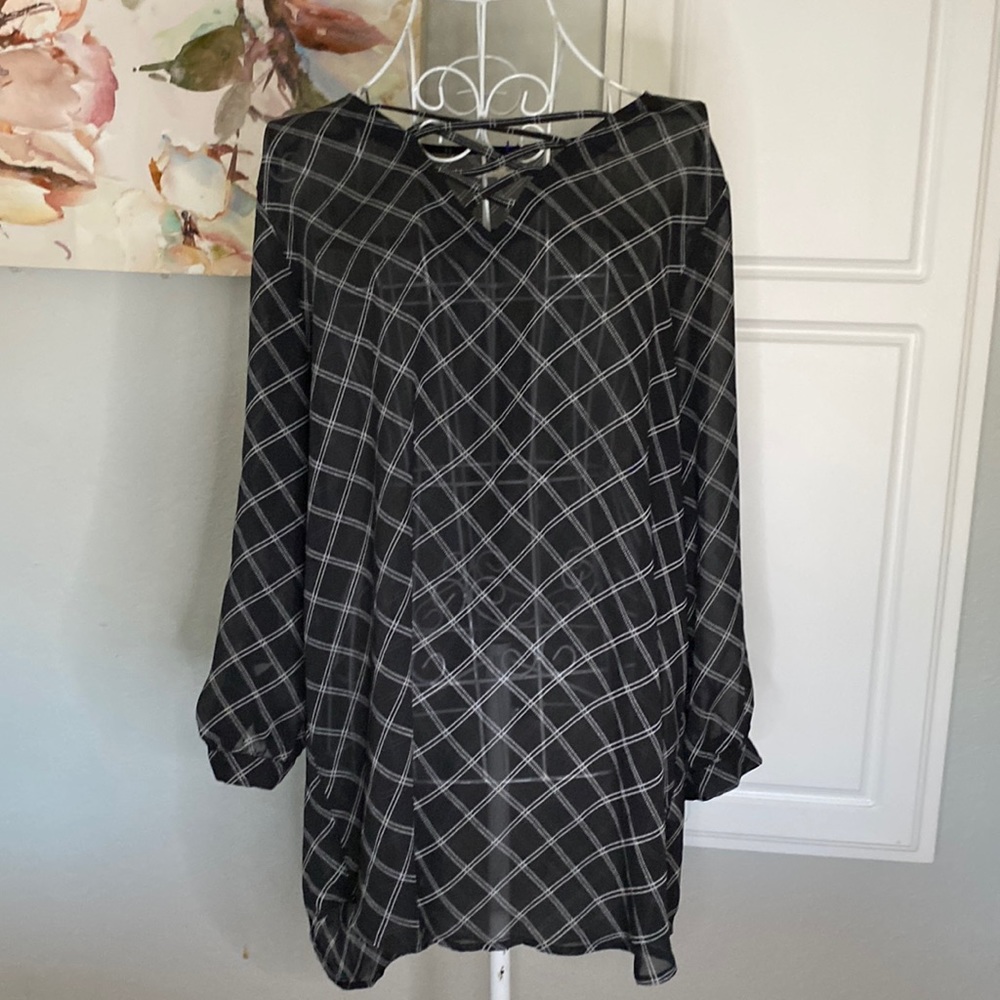 Maurices black white blouse 3/4 sleeve Large never worn